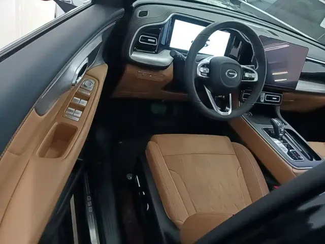 GAC Trumpchi GS8 — Фото автомобиля 15