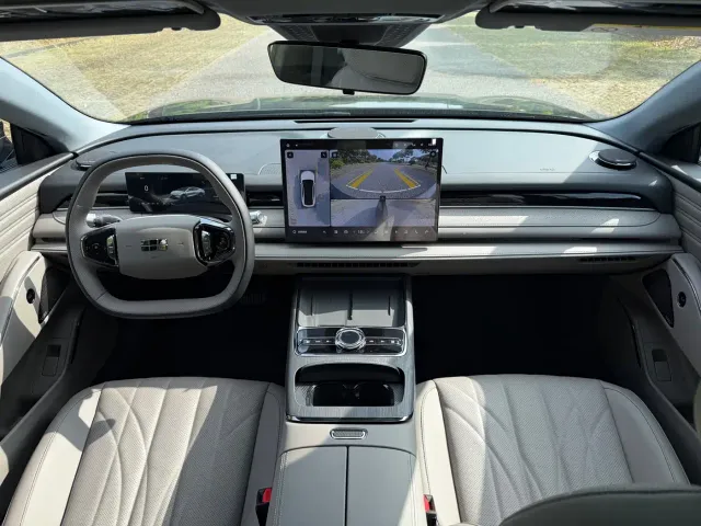 Geely Galaxy Xingyao 8 — Фото автомобиля 12