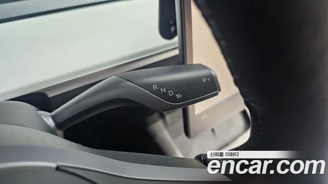 Tesla Model Y — Фото автомобиля 9