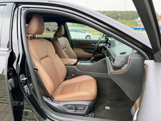 Toyota Crown — Фото автомобиля 17