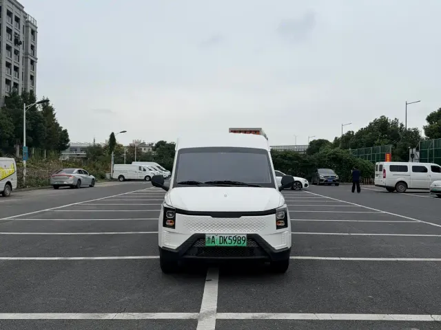Yufeng Auto Golden Warehouse — Фото автомобиля 2
