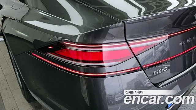 Genesis G90 Бензин 3.5 Turbo e-S/C AWD LWB — Фото автомобиля 21