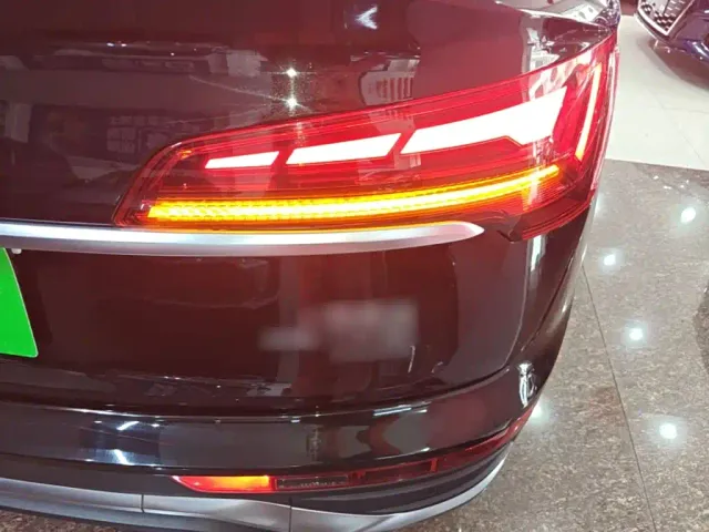 Audi Q5L Sportback — Фото автомобиля 7
