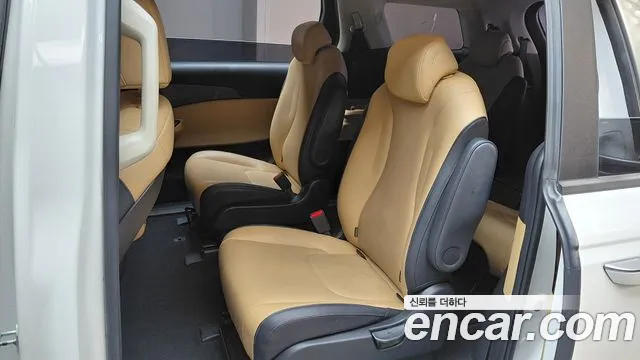 Kia Carnival Generation 4 — Фото автомобиля 18