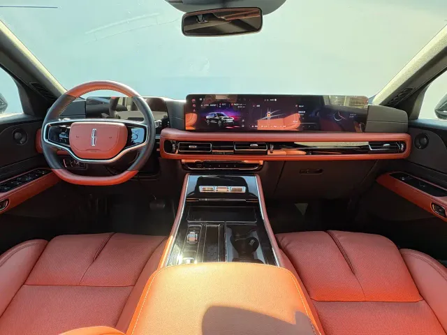 Lincoln Aviator — Фото автомобиля 9