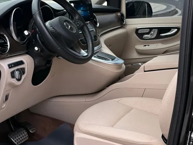 Mercedes-Benz V-Class — Фото автомобиля 10