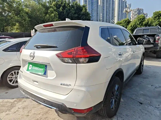 Nissan X-Trail — Фото автомобиля 6