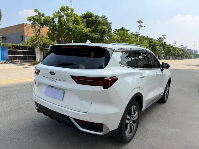 Ford Lingrui — Фото автомобиля 7