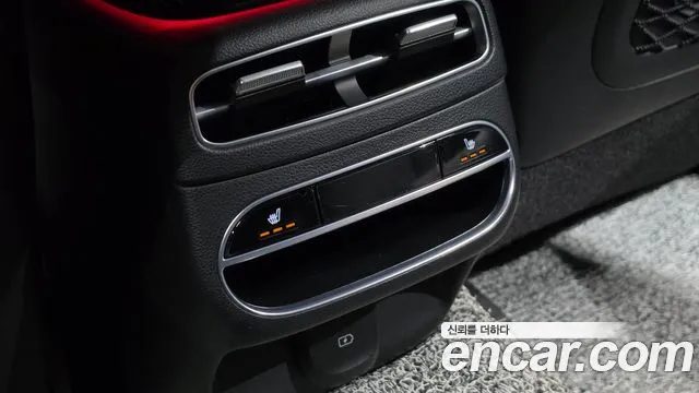 Genesis GV70 — Фото автомобиля 27