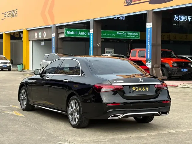 Mercedes-Benz E-Class — Фото автомобиля 21