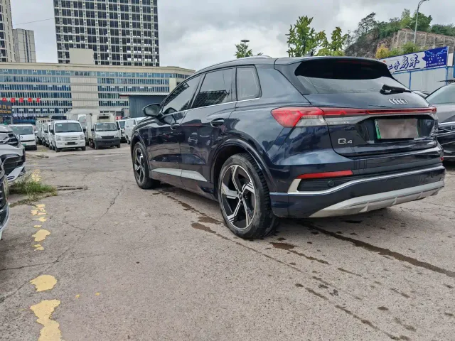 Audi Q4 e-tron — Фото автомобиля 7