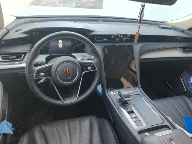 Hongqi H5 — Фото автомобиля 12