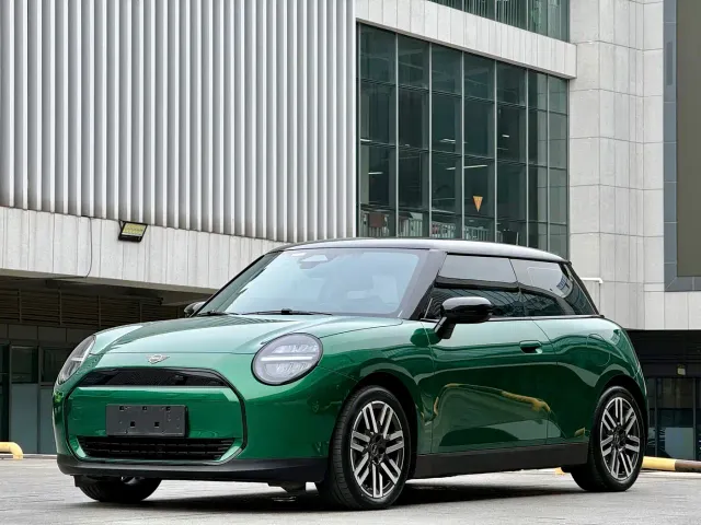 Фотография автомобиля — MINI Cooper