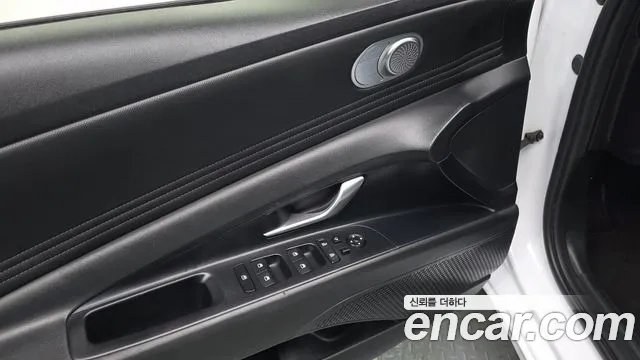Hyundai AVANTE Avante (CN7) — Фото автомобиля 16