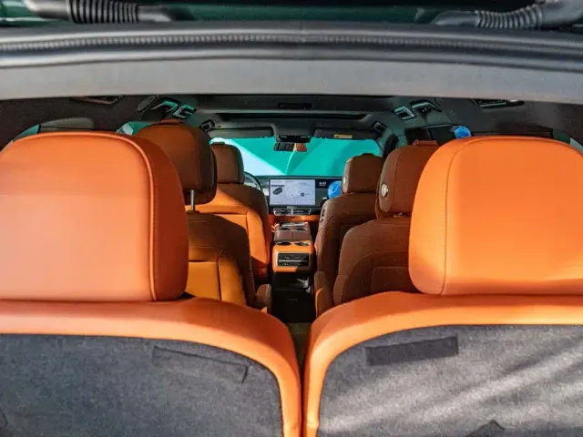 Li Auto L8 — Фото автомобиля 8