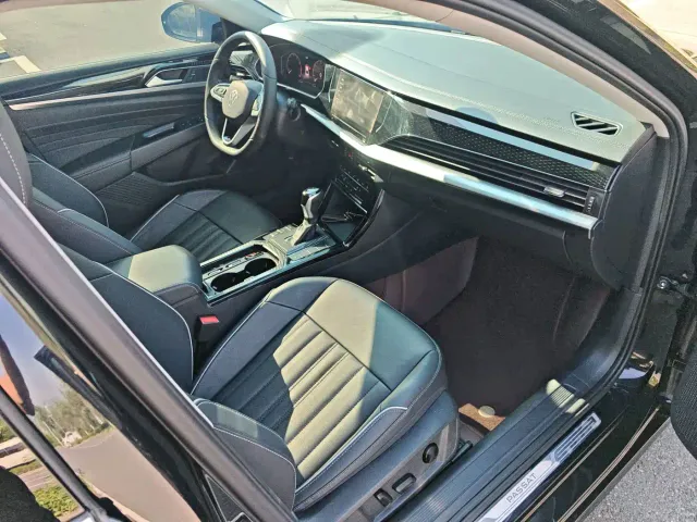 Volkswagen Passat — Фото автомобиля 15