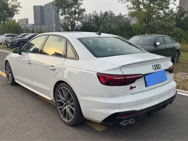 Audi S4 — Фото автомобиля 7