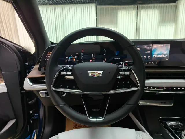 Cadillac GT4 — Фото автомобиля 13