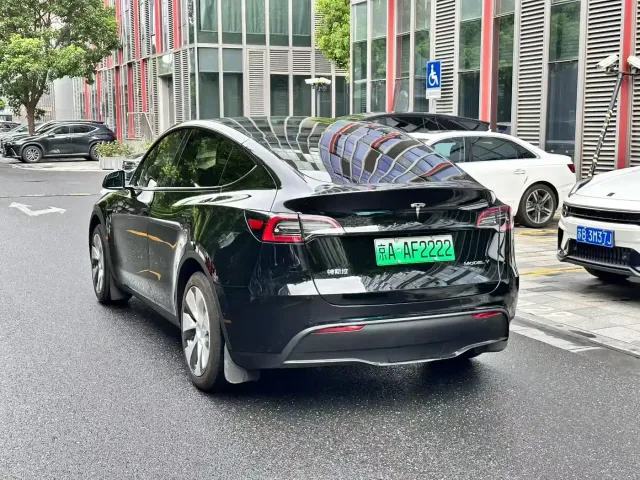 Tesla Model Y 2022 Facelift Rear-Wheel Drive Version — Фото автомобиля 7