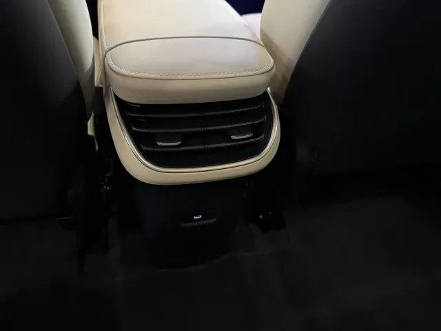 Nio ET5 Touring — Фото автомобиля 21