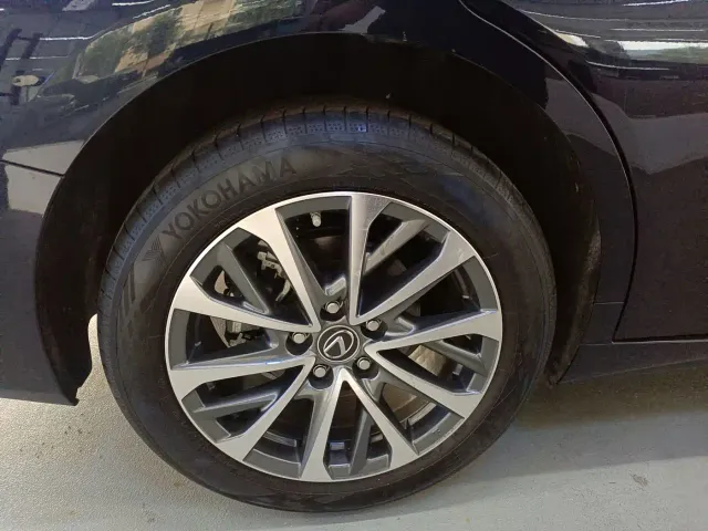 Lexus ES — Фото автомобиля 14