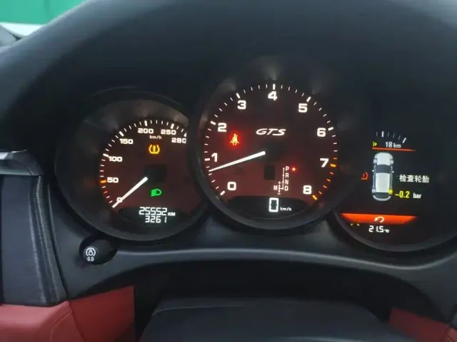 Porsche Macan — Фото автомобиля 3