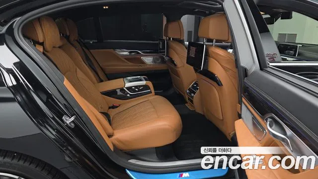 BMW 7 Series — Фото автомобиля 17