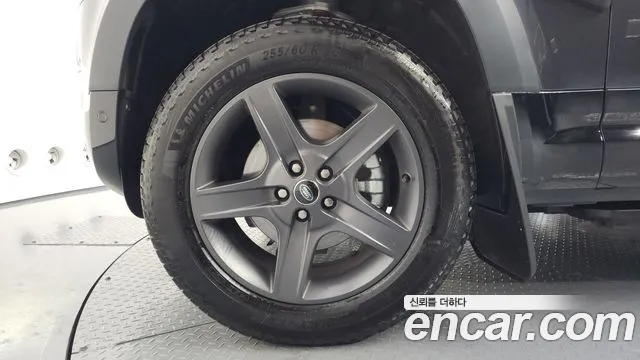 Land Rover Defender Defender (L663) 110 P300 X-Dynamic SE — Фото автомобиля 5