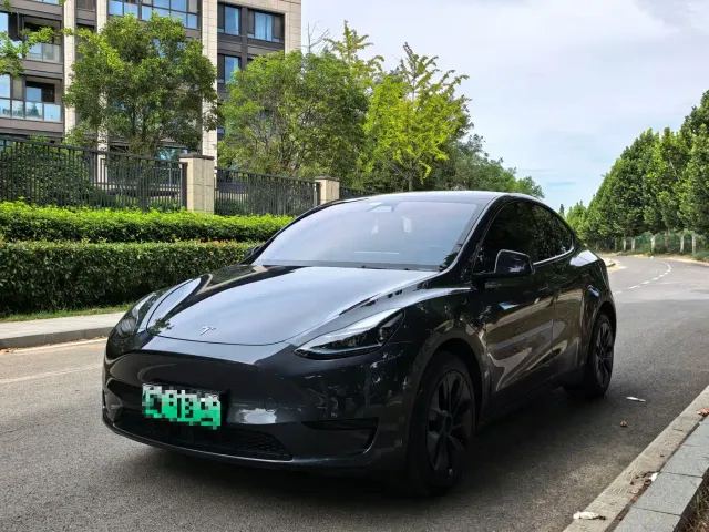Фотография автомобиля — Tesla Model Y