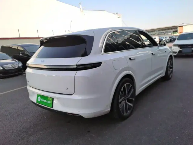 Li Auto L7 — Фото автомобиля 6