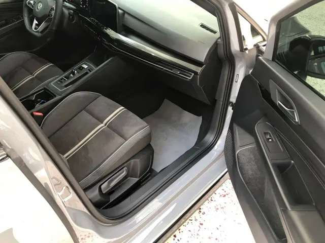 Volkswagen Golf 2023 Facelift 280TSI DSG R-Line Lite — Фото автомобиля 9