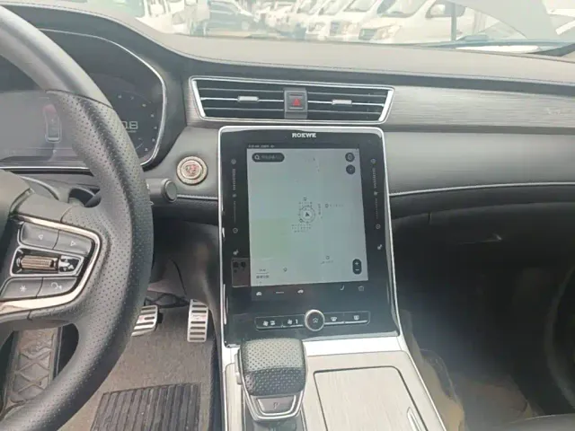 Roewe RX5 — Фото автомобиля 12