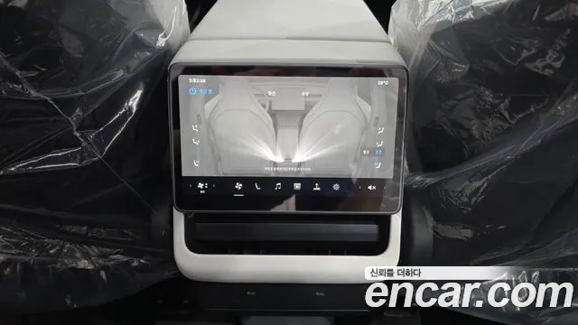 Tesla Model Y — Фото автомобиля 14