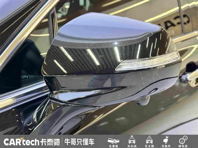 Cadillac XT4 — Фото автомобиля 9