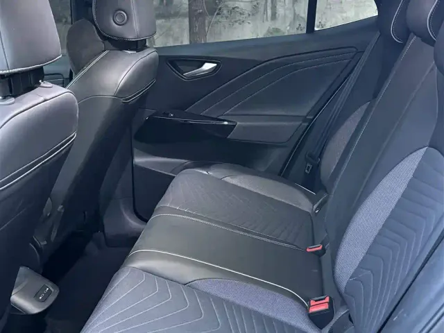 Volkswagen ID.3 — Фото автомобиля 6