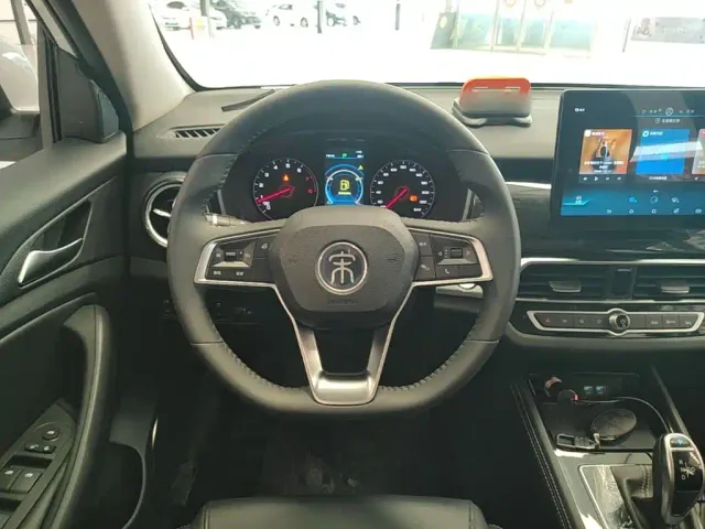 BYD Song — Фото автомобиля 10