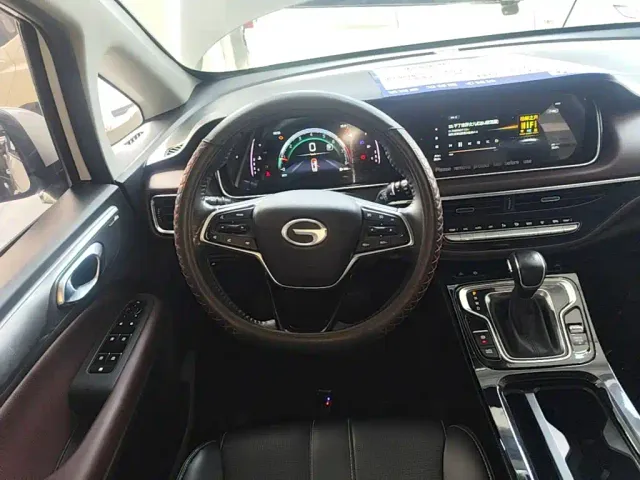 GAC Trumpchi M6 — Фото автомобиля 10