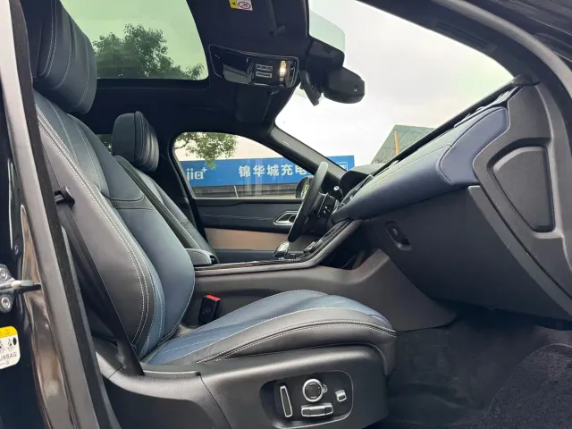 Land Rover Range Rover Velar — Фото автомобиля 11