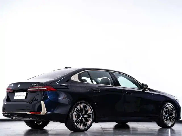BMW 5 Series — Фото автомобиля 6