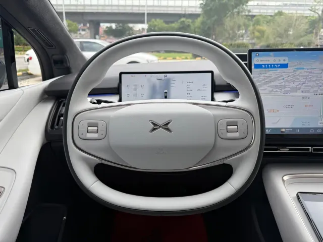 Xpeng P7+ — Фото автомобиля 7
