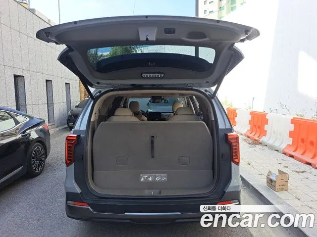 Kia Carnival Generation 4 — Фото автомобиля 6