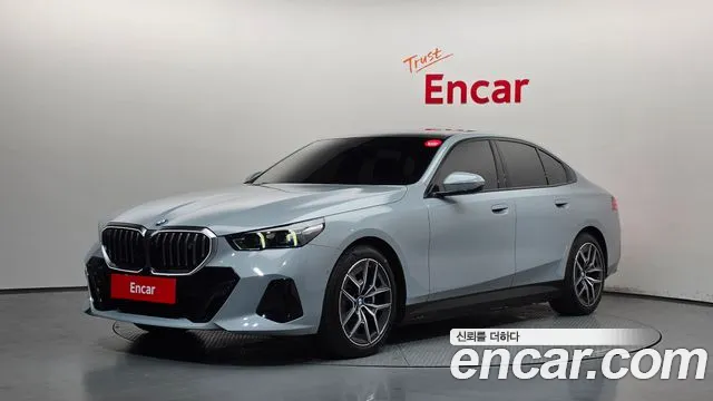 Фотография автомобиля — BMW i5 G60