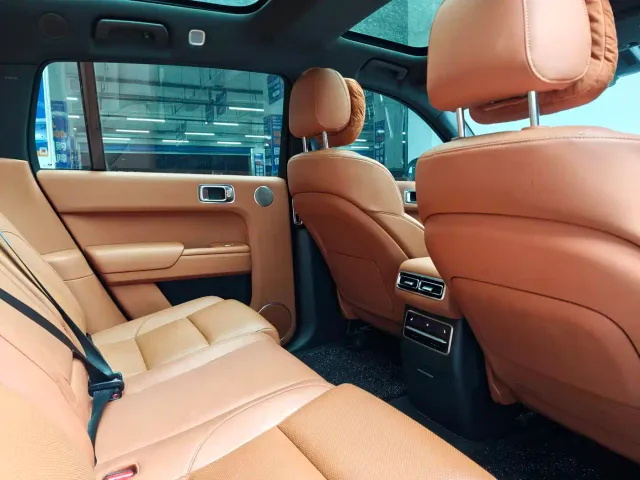 Li Auto L7 — Фото автомобиля 9