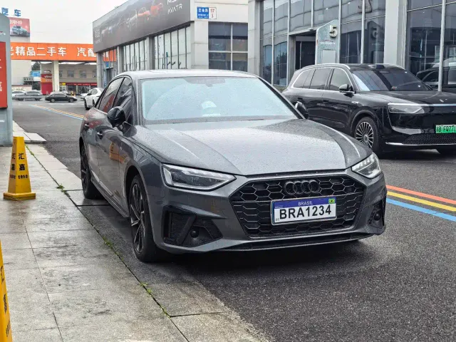Audi A4L — Фото автомобиля 6