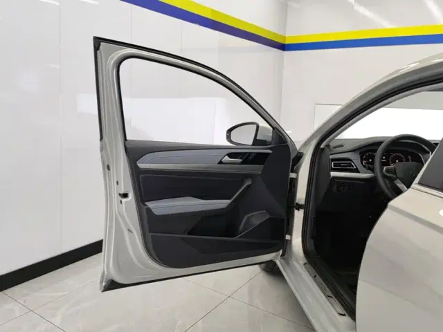 Volkswagen Lavida — Фото автомобиля 7