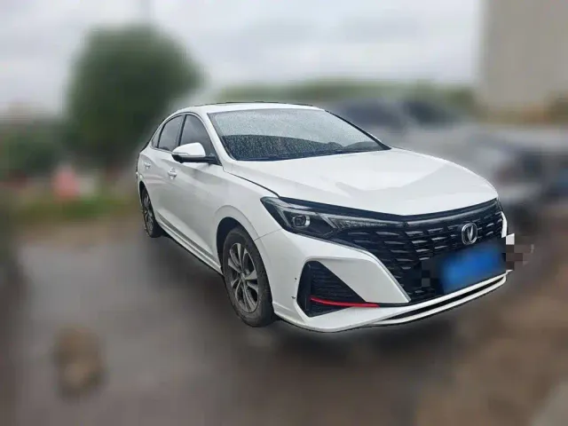 Changan Eado — Фото автомобиля 3
