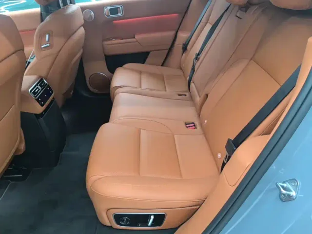 Li Auto L7 — Фото автомобиля 16