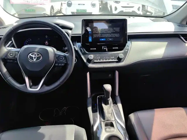Toyota Corolla Cross — Фото автомобиля 12
