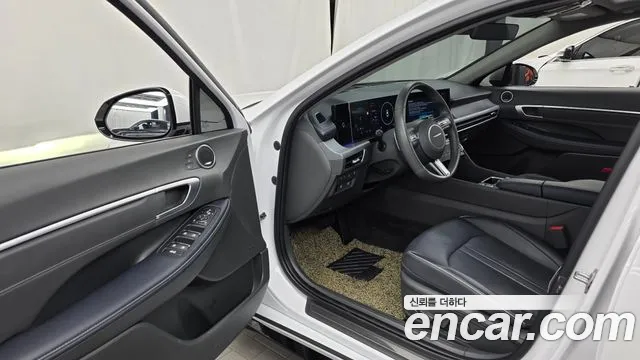 Hyundai Sonata — Фото автомобиля 10