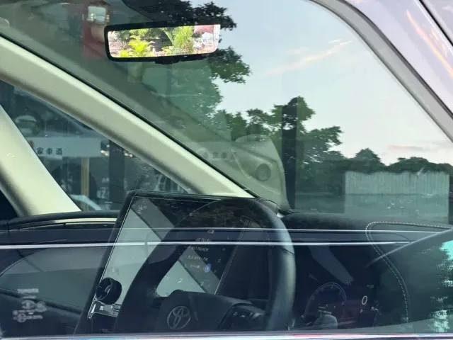 Toyota Alphard — Фото автомобиля 21